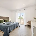 Simoes Villa *