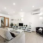 Simoes Villa *