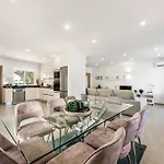 Simoes Villa *
