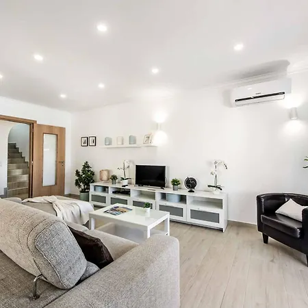 Simoes Villa *