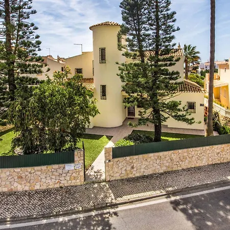 Simoes Villa *