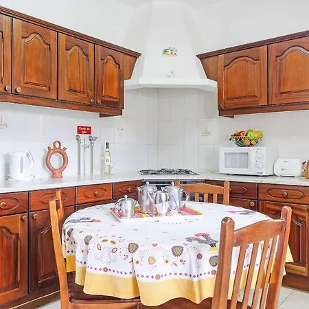 Simoes Villa *